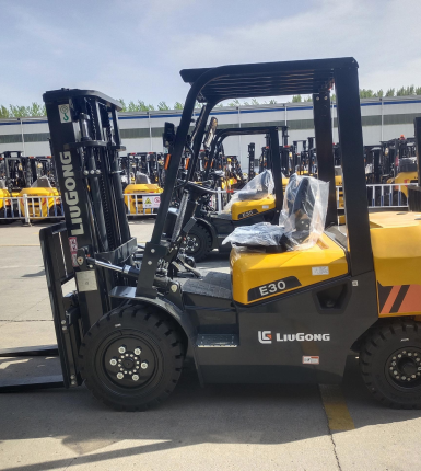 Báo giá cho thuê xe nâng (Cập nhật mới nhất)